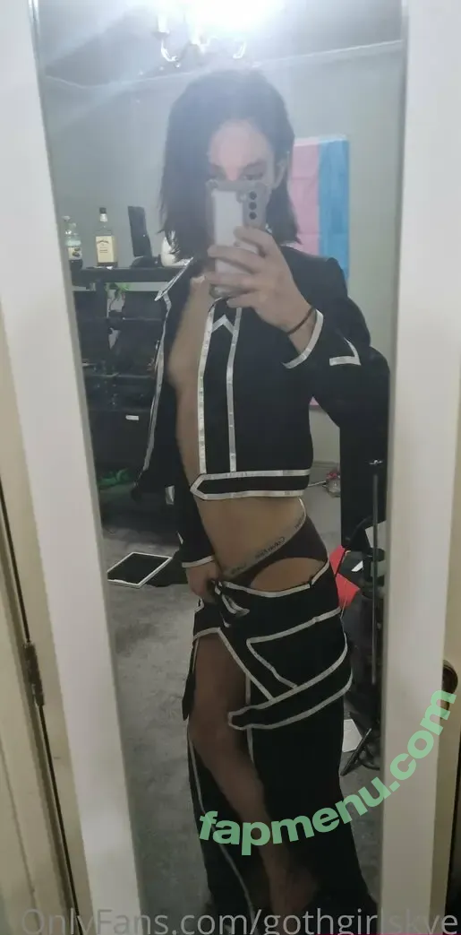 gothgirlskye nude photo #0028 (altgirlskye)