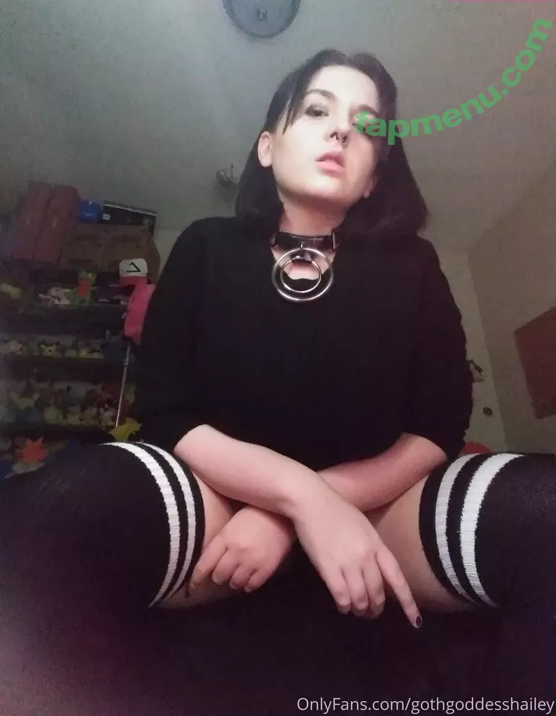 gothgoddesshailey nude photo #0002 (gothgoddesshailey)