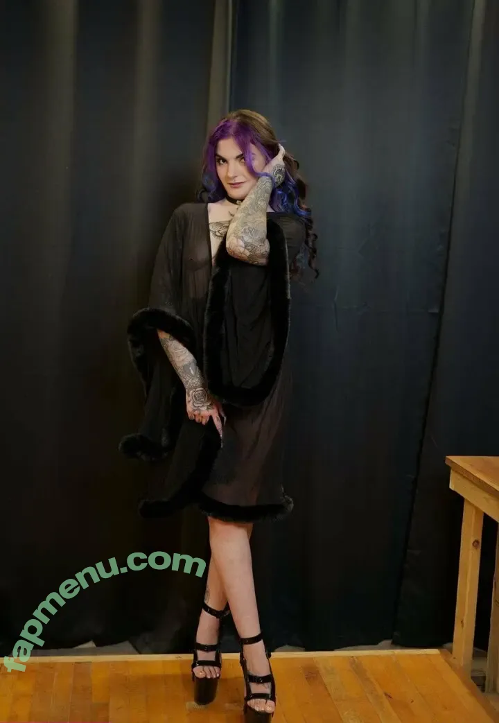 gothicrose5599 nude photo #0053 (vesmedinia)