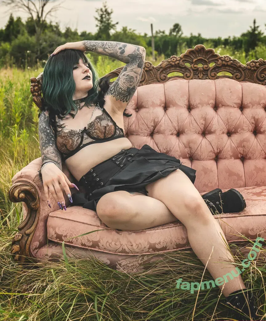 gothicrose99 nude photo #0011 (gothicrose99)