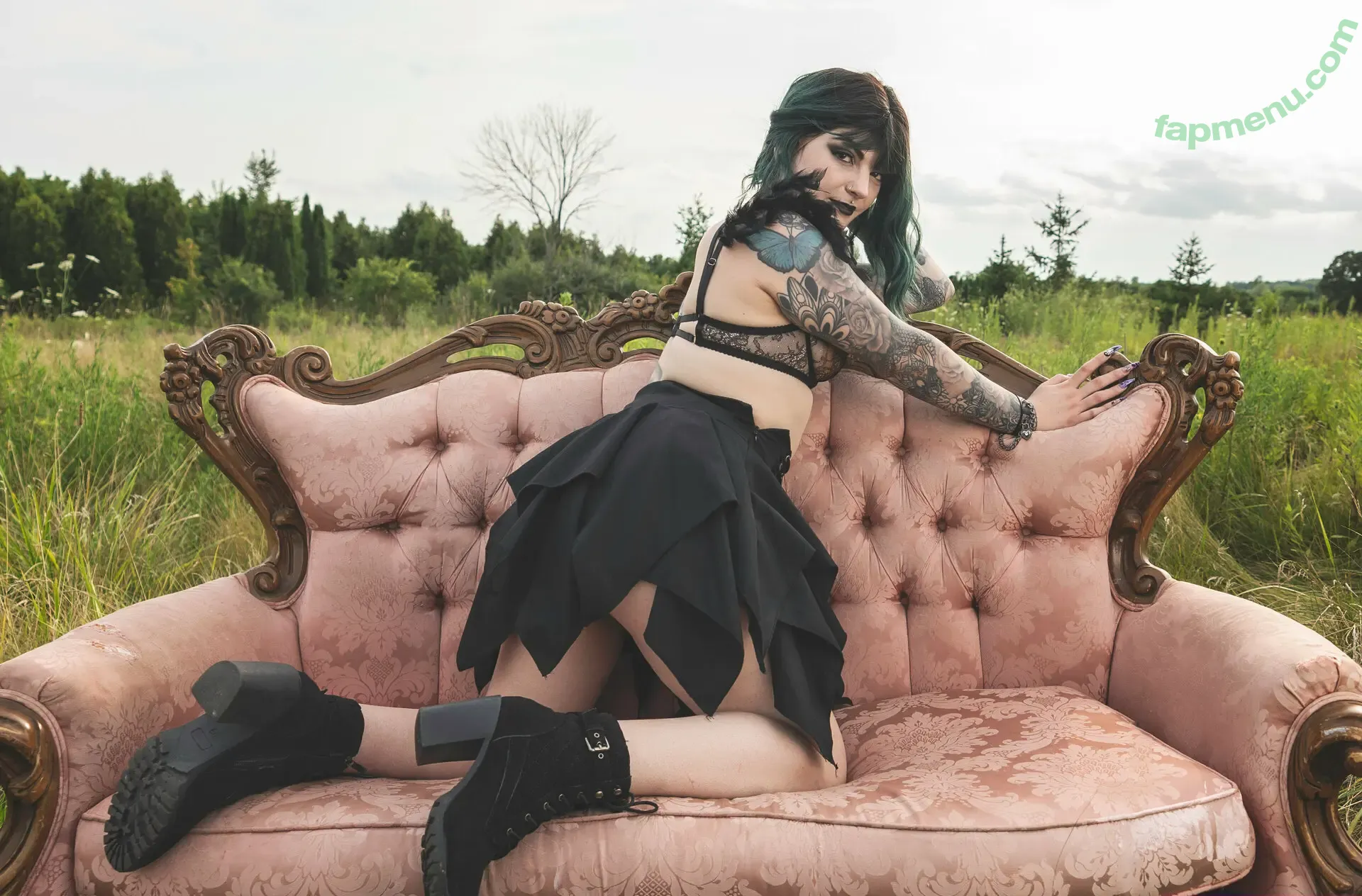 gothicrose99 nude photo #0013 (gothicrose99)
