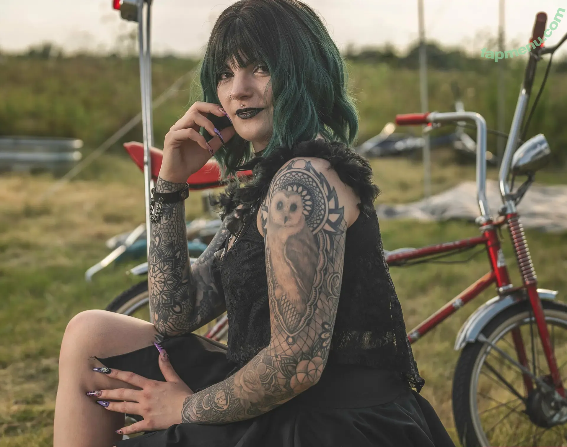 gothicrose99 nude photo #0021 (gothicrose99)
