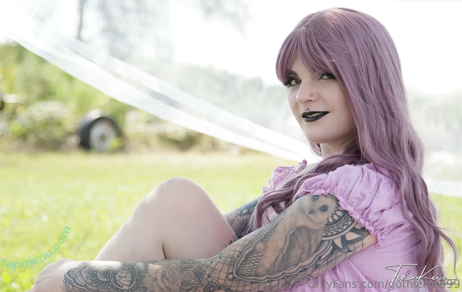 gothicrose99 nude photo #0044 (gothicrose99)
