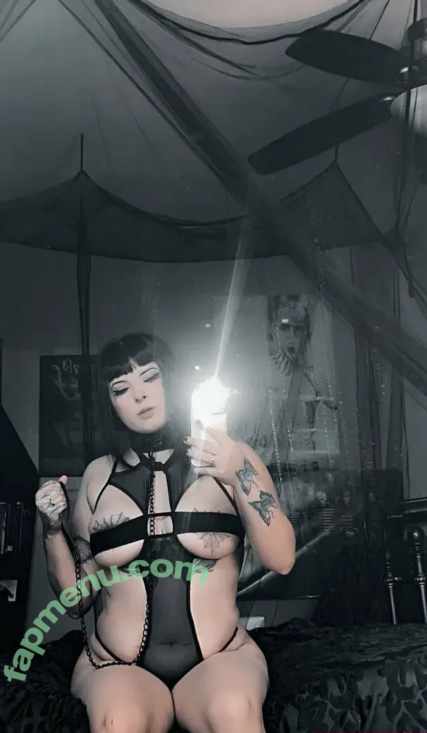 gothmommybutsadd nude photo #0057 (gothmommybutsadd)