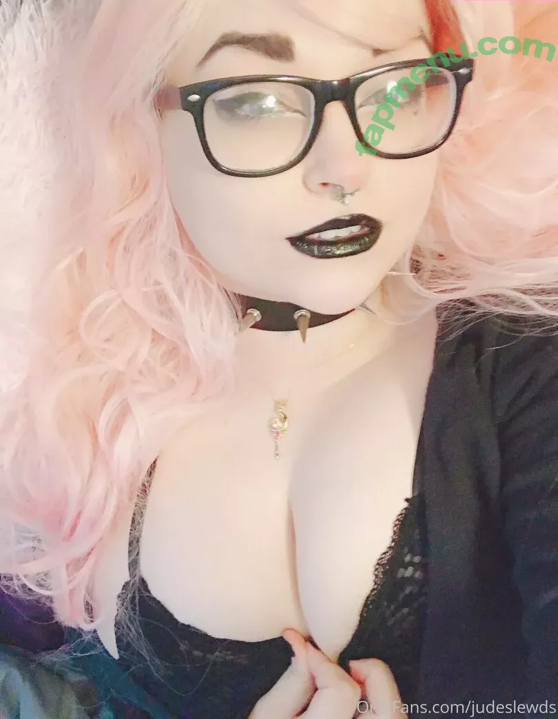 GothTamago nude photo #0023 (Hexmaniaclewds / JudesLewds / futagotamago)