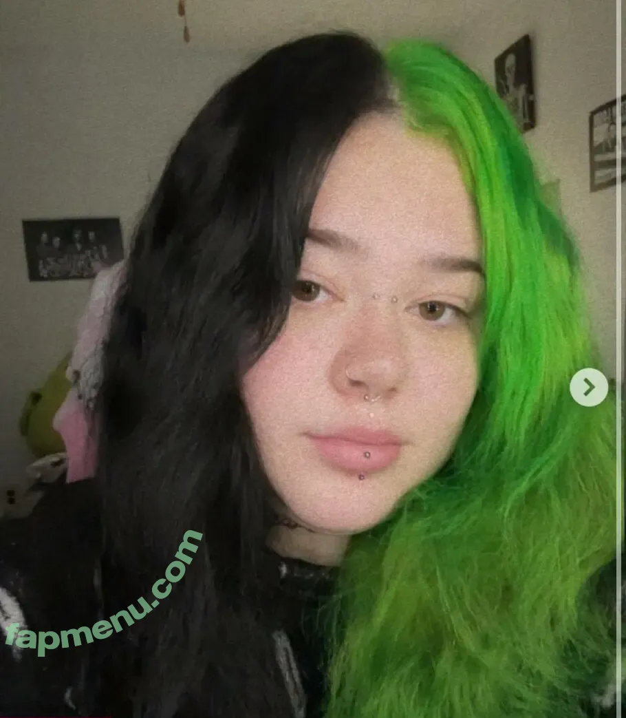 Gothxparadoxxx nude photo #0006 (clowng0re / gothxparadox)
