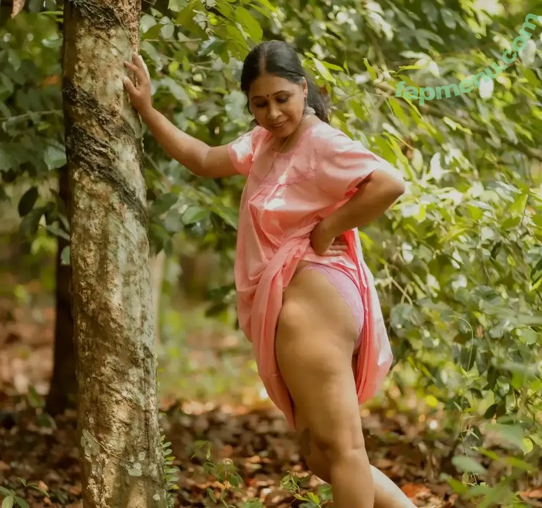 Gowri Siji Mathews nude photo #0004 (gowri.mathews)