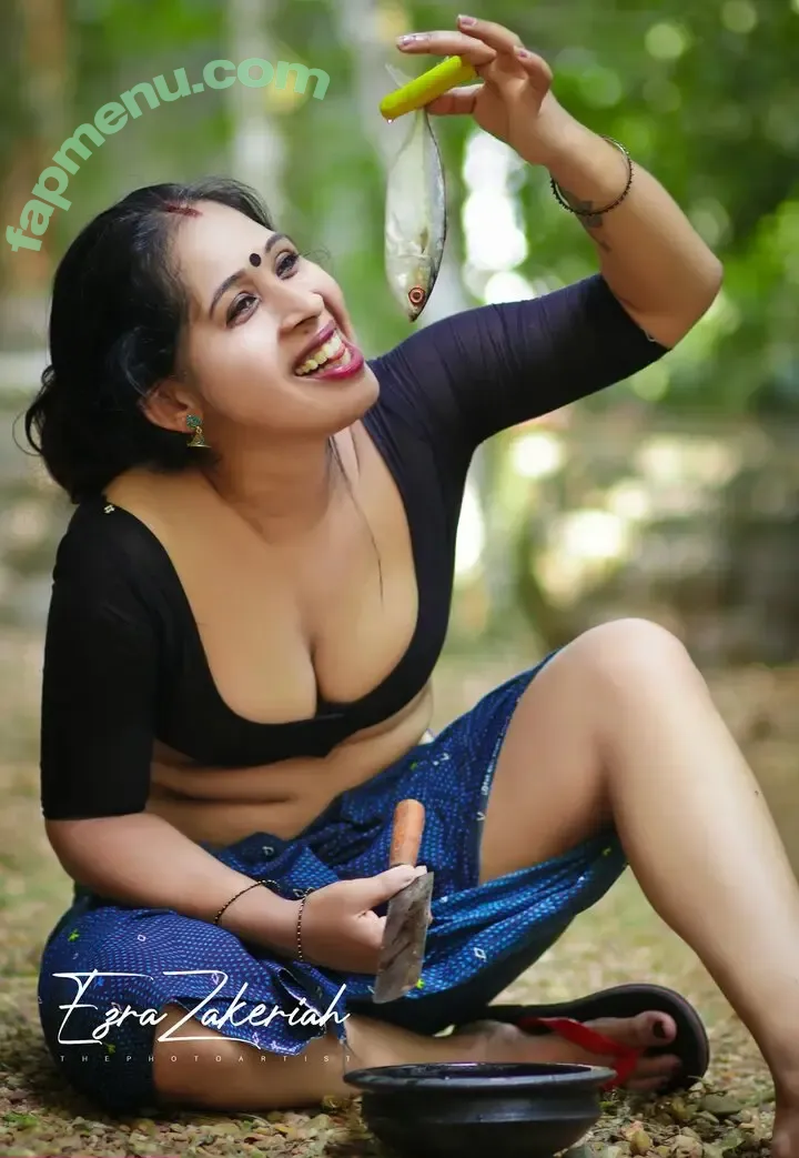 Gowri Siji Mathews nude photo #0016 (gowri.mathews)