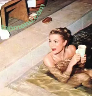 Grace Kelly / gkellymusic nude photo #0001