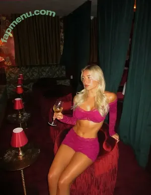 Grace Quigley / gracequigleyyy nude photo #0052