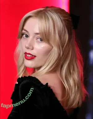 Grace Van Dien / biancasotelo14 / bluefille - / gracevandien nude photo #0189