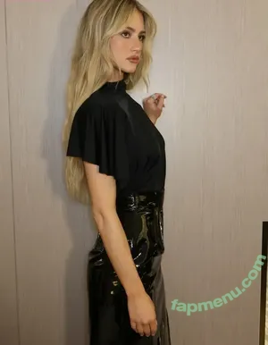 Grace Van Patten / gracevanpatten nude photo #0082