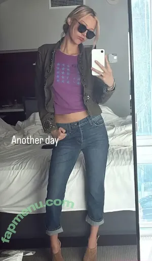 Grace VanderWaal / gracevanderwaal nude photo #0248