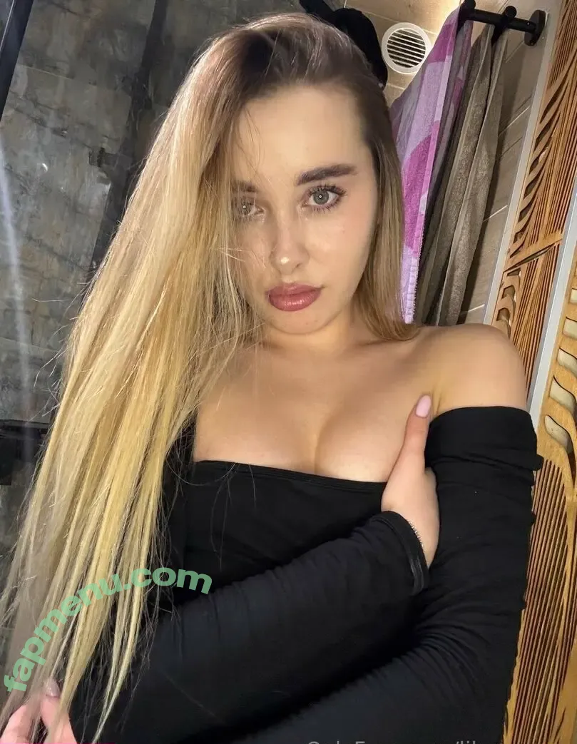 graceli nude photo #0002 (gracedli)