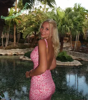  nude photo #0009