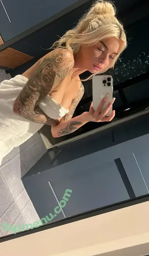 gracieemayxx / graceirvineee nude photo #0003