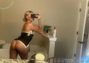 graciegurlxoxo / graciegrace_xoxo nude photo #0003
