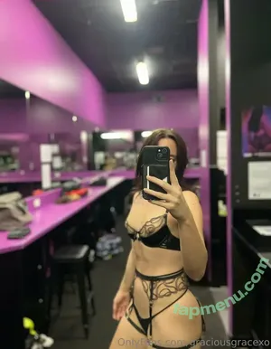 graciousgracexo / gorggrace_ nude photo #0017