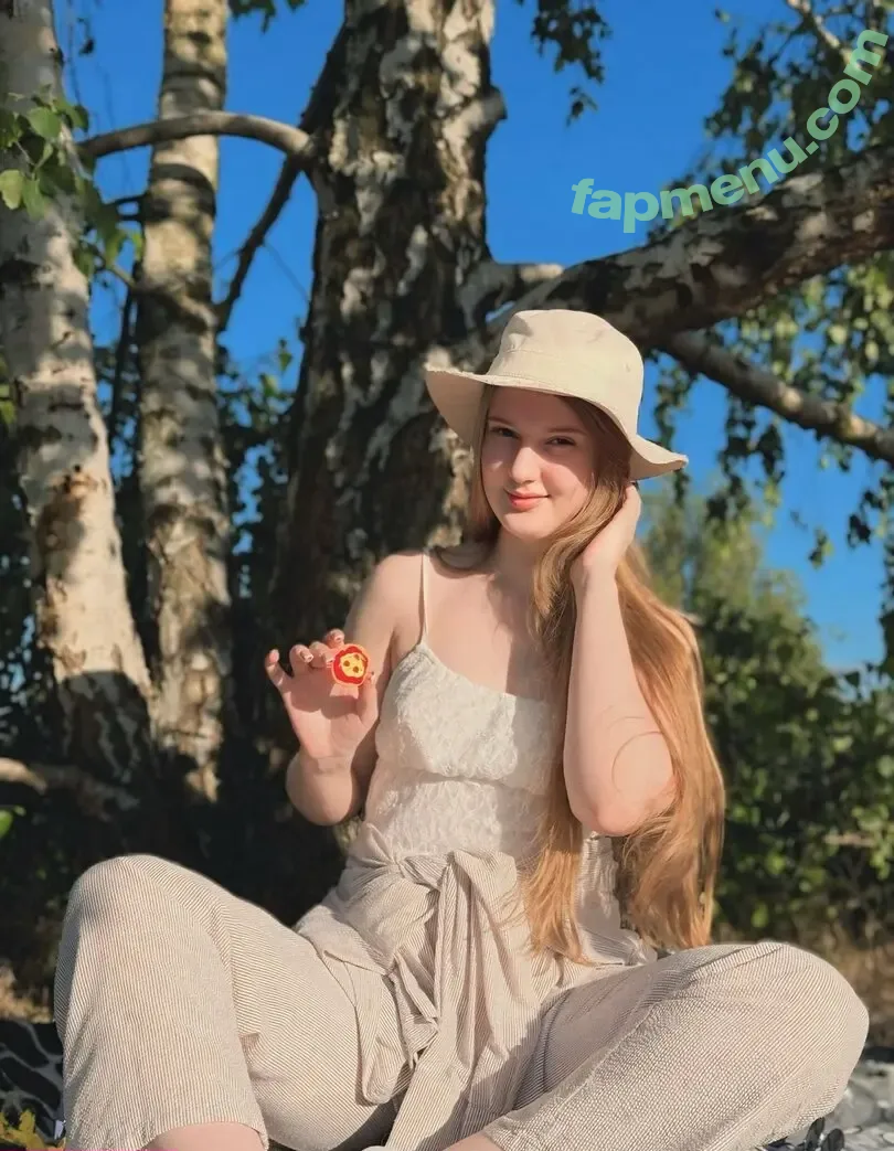 gracyestusweet nude photo #0126 (grasy_gamer)