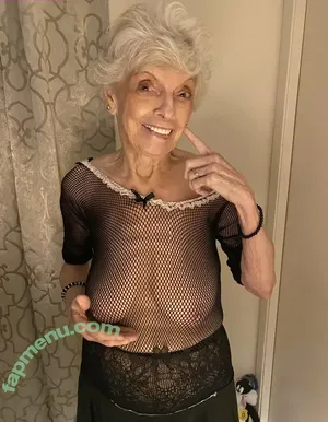 Grandma Linda / Linda Hope nude photo #0007