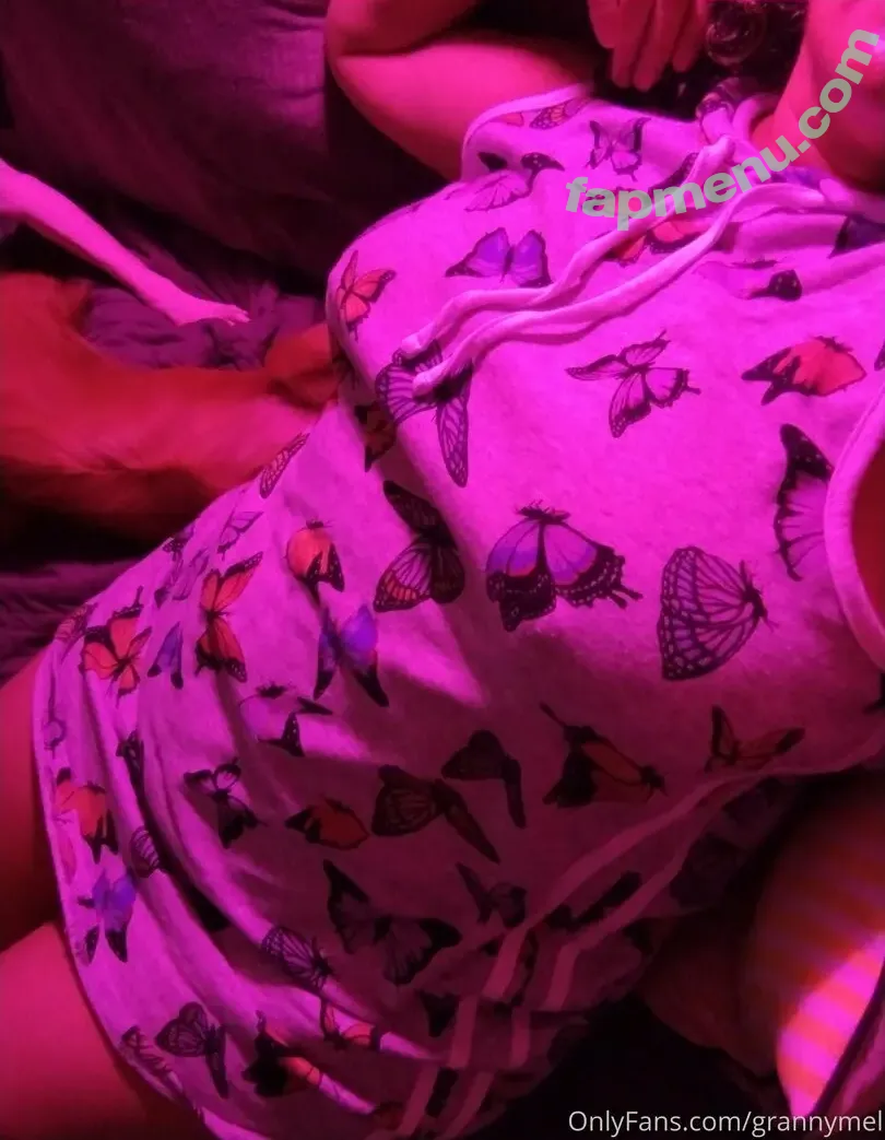 grannymel nude photo #0003 (grannymelne)
