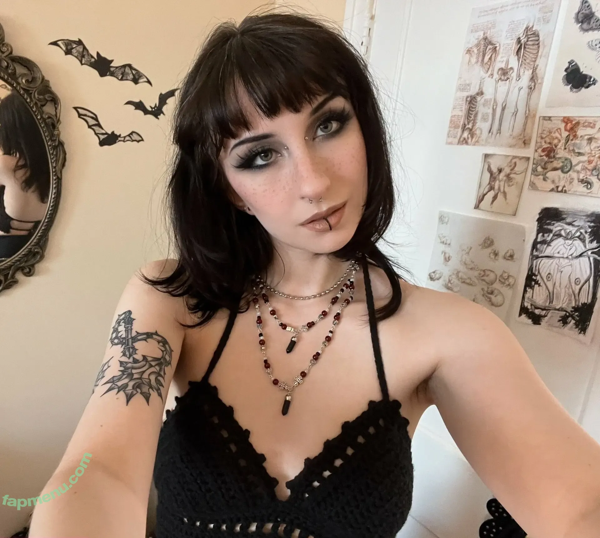 graveghostie nude photo #0034 (eghostie)