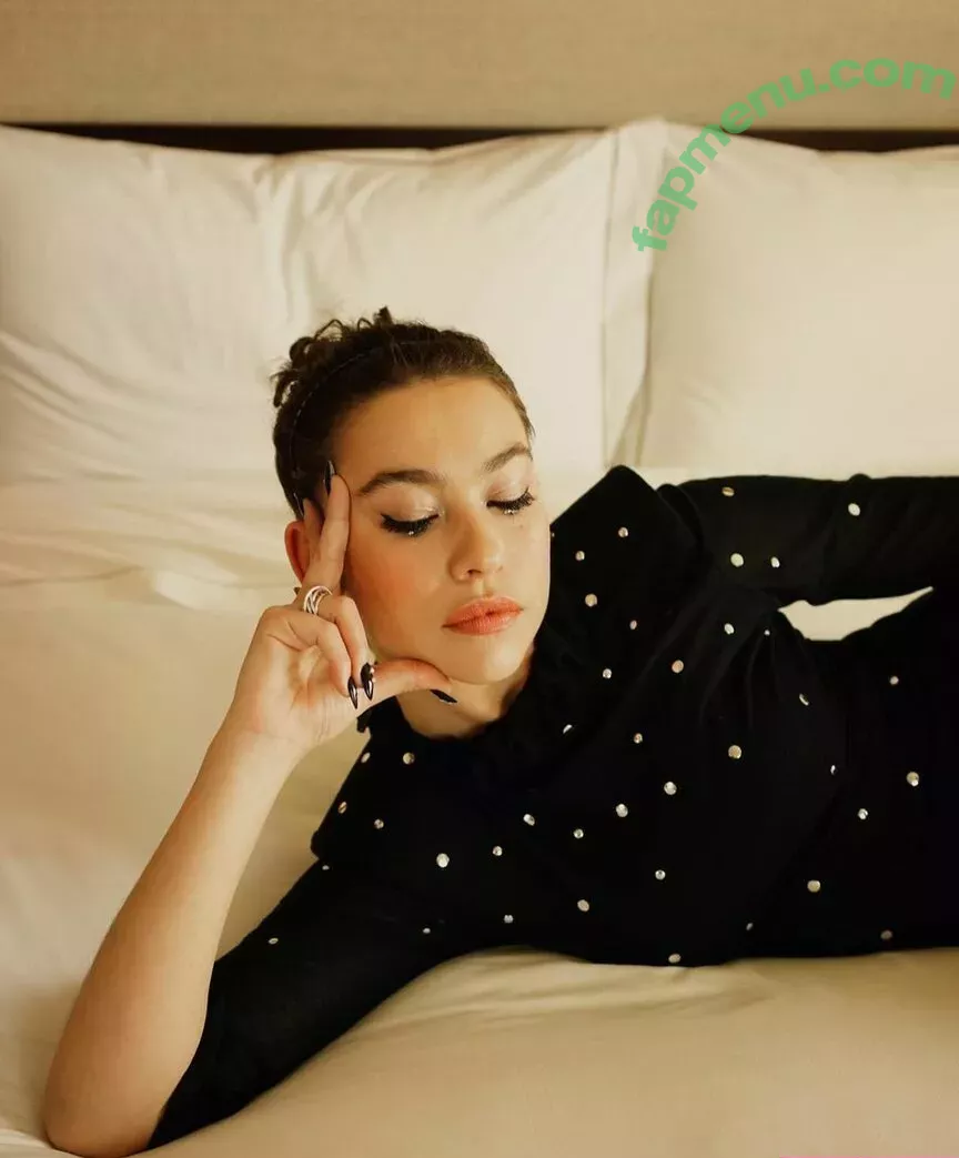 Greta Fernández nude photo #0012 (gretafernandez / gretaquijano)