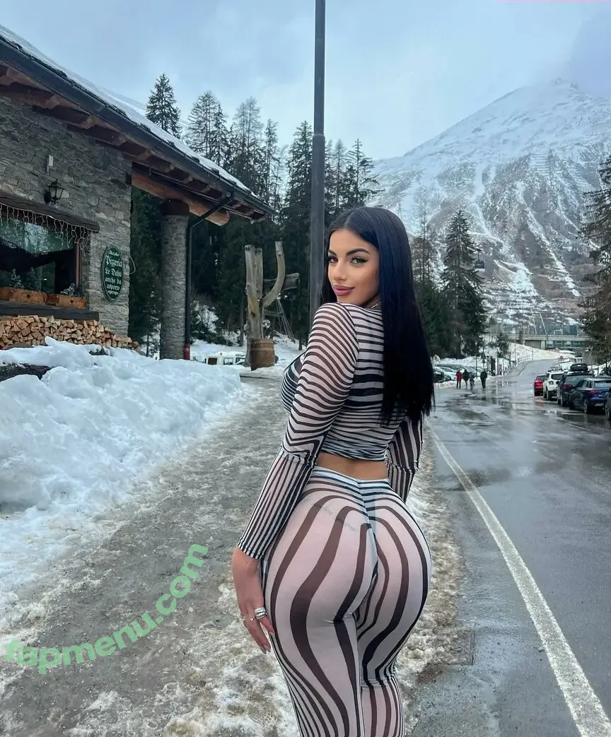 Greta Jasmin El Moktadi nude photo #0002 (Grelmos / Grelmosss)