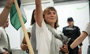 Greta Thunberg / gretathunberg nude photo #0045