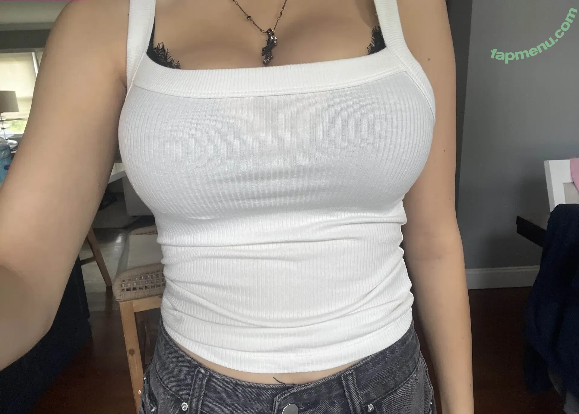 Griffin nude photo #0018 (Fawnnfie / angiegriffin)