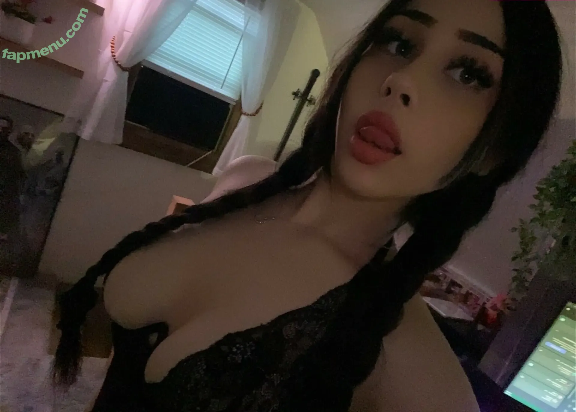 grimvce nude photo #0041 (kiera / kieraluvsuu / vinsm0ke)