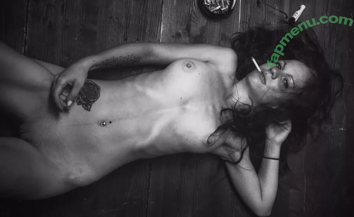 Grinsebaeckchen nude photo #0025 (grinsebaeckchen_)