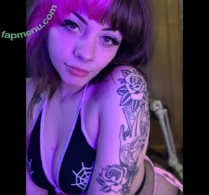 grunge_baby98 / shortie.solanine nude photo #0001