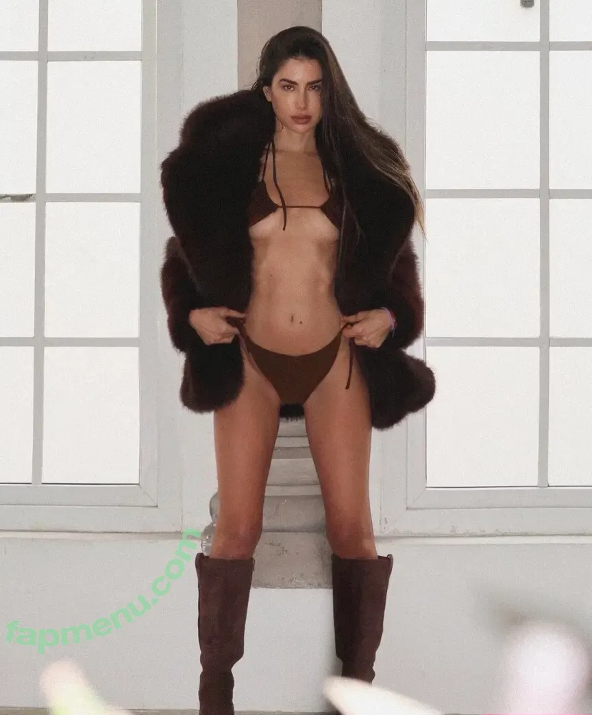 Guada Diagosti nude photo #0008 (Guada Diagosti)