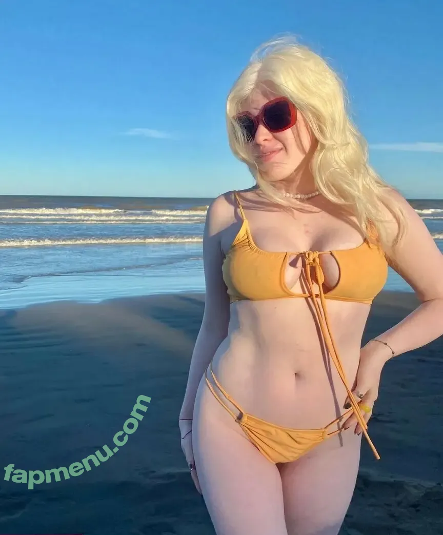 Guada Scarione nude photo #0009 (Bellawinterx / guada.scarione)