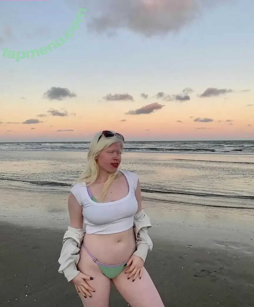 Guada Scarione nude photo #0058 (Bellawinterx / guada.scarione)