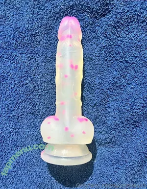 gummies15 / Saralia nude photo #0605