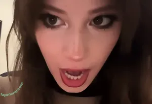 gumoochie / gumooochie nude photo #0001
