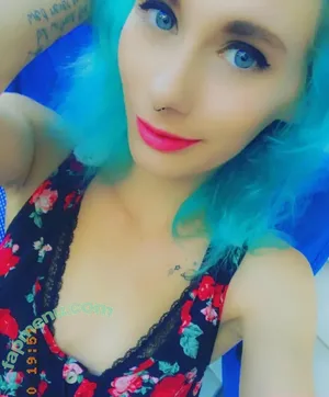 gupii.gupz / guppy_hugz nude photo #0023