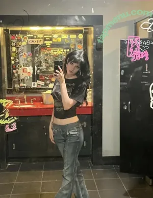 Gutknot / Vitt / Vitta nude photo #0244