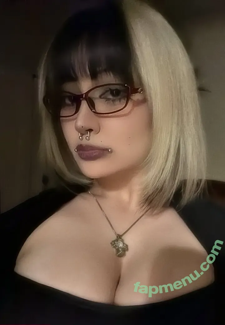Guttergore1 nude photo #0018 (Victoria / bytebney / guttergore / ivnescne)