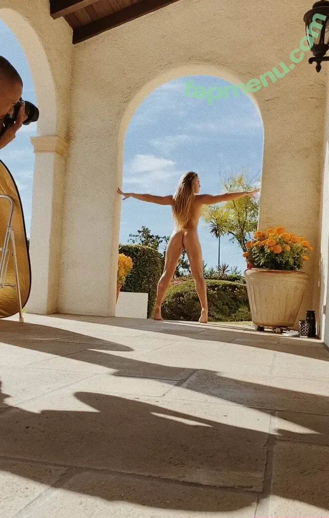 Guznenkova nude photo #0002 (Guznenkova)