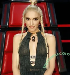 Gwen Stefani / gwenstefani nude photo #0081