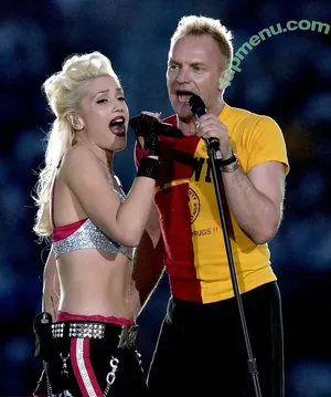 Gwen Stefani / gwenstefani nude photo #0115