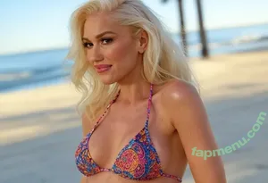 Gwen Stefani / gwenstefani nude photo #0125