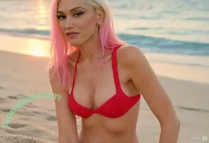 Gwen Stefani / gwenstefani nude photo #0127