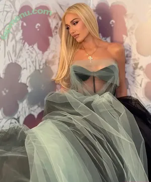 Gwen Stefani / Gwenstefani nude photo #0174