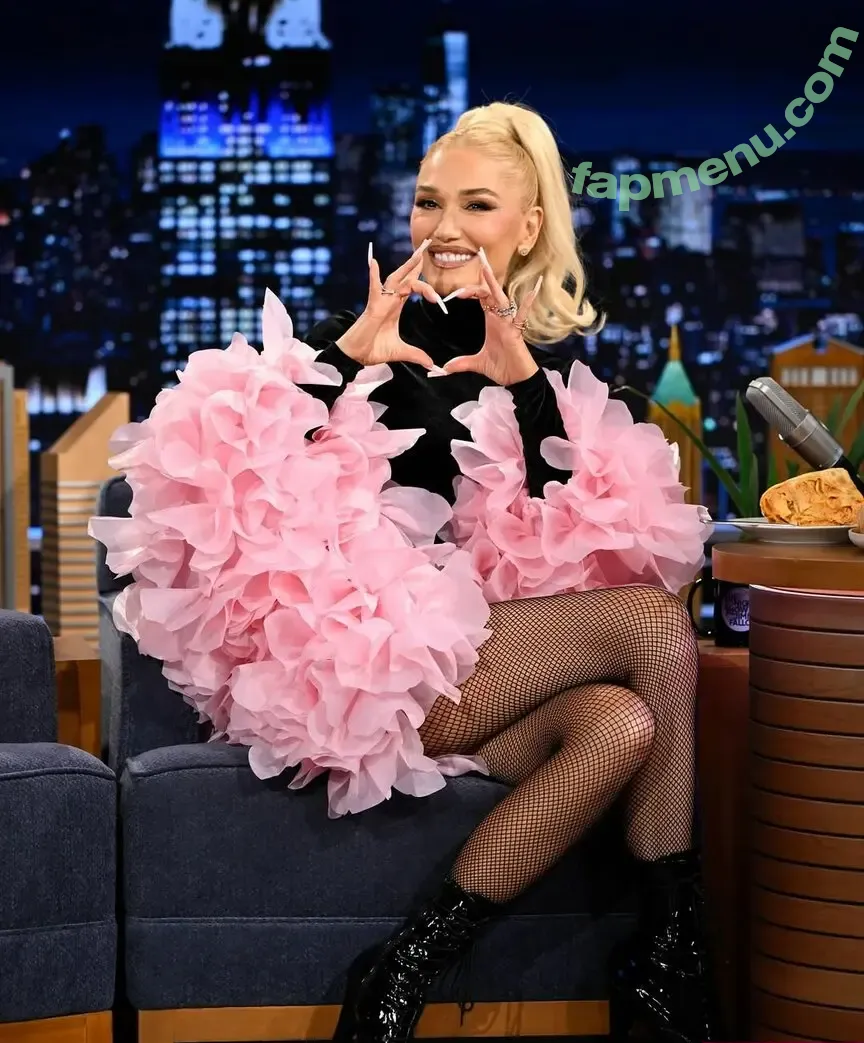 Gwen Stefani nude photo #0130 (gwenstefani)