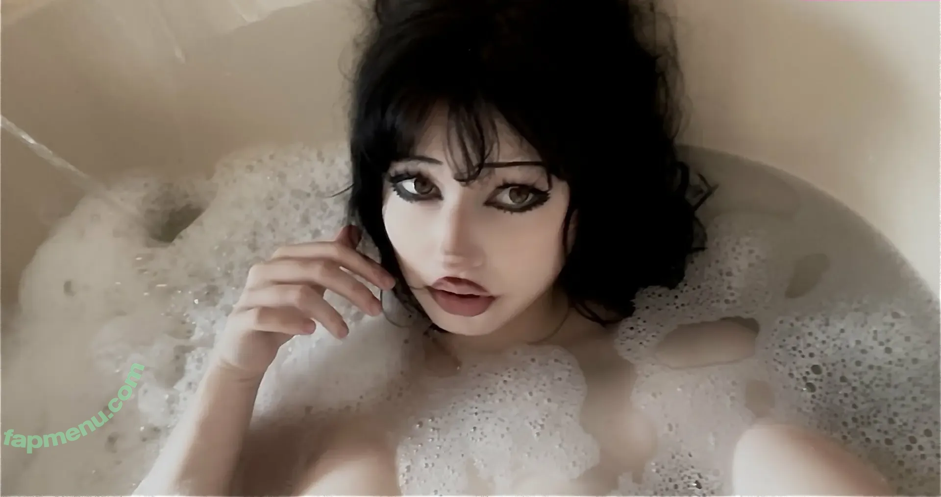 Gwendolyn nude photo #0032 (0ohvoodoo / gwendolynceline / oohvoodoo)