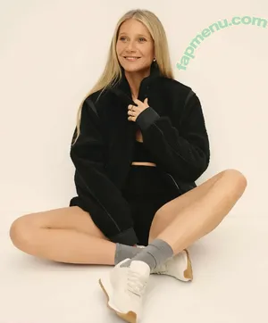 Gwyneth Paltrow / GwynethPaltrow nude photo #0710